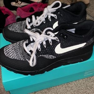 Nike AirMax Flynit size 7.5
